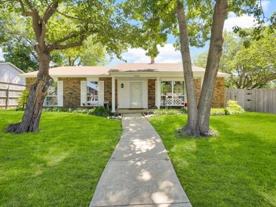 9221 Linda Vista Drive