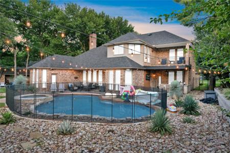 2304 Fairway Circle