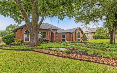 2954 Oak Drive