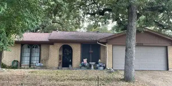 305 Shoreline Drive
