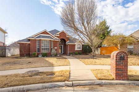 2255 Garden Crest Drive