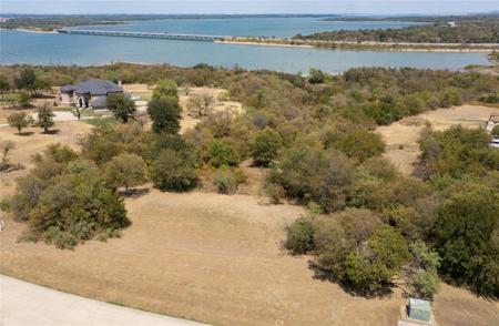1011 Mallard Pointe Drive