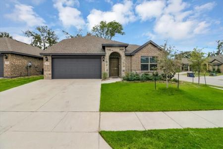 560 Lucas Lane