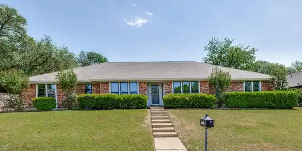 7717 Woodside Hill