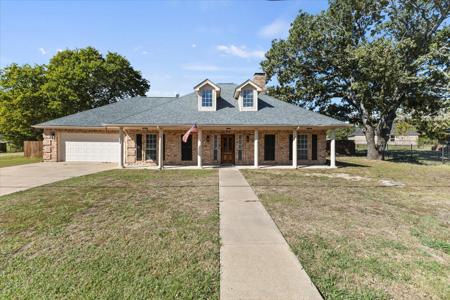 117 Indian Oaks Trail