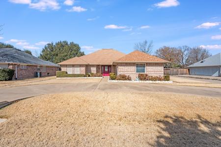 5606 Choctaw Drive