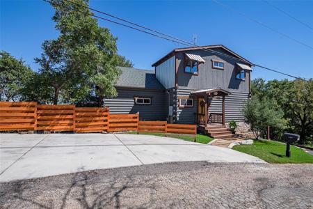 4411 Lakeshore Drive