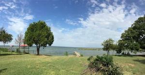 284 Lakeshore