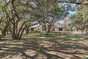 326 Private Road 1400 W