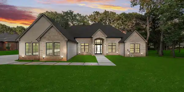 338 Stonewall Drive