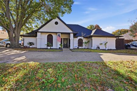 1109 Bayshore Drive
