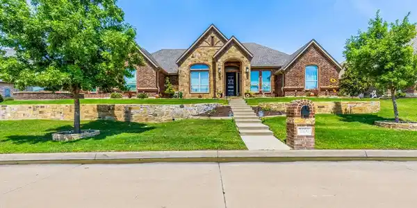 7600 Eagle Ridge Circle