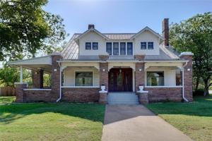 611 Clay Street