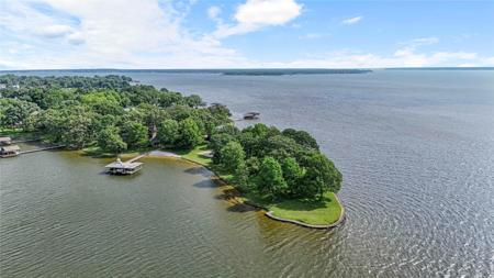 555 Arrowwood Beach Road