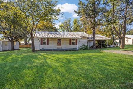 1068 Hillcrest Circle