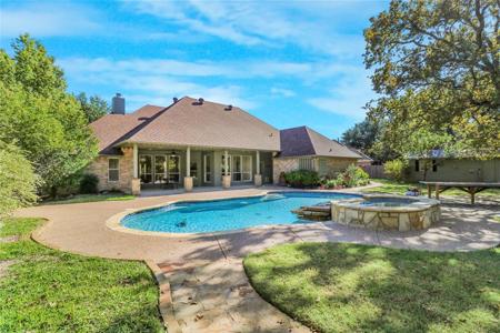 3202 Golden Oaks Circle