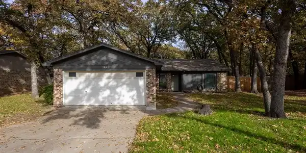 724 Lake Crest Parkway