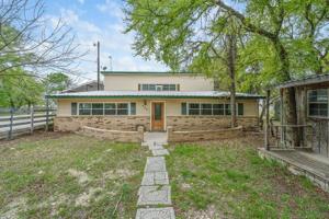 450 Bluebonnet Lane