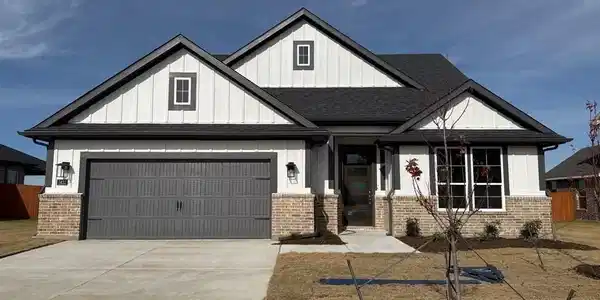 1425 Whitetail Lane