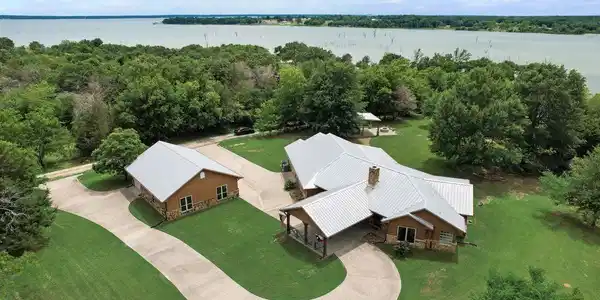 525 SE County Road 2218