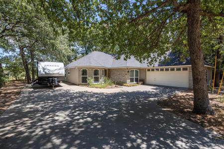 6919 Stewarts Oaks Court