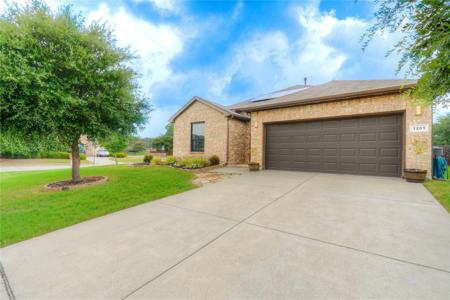 1201 Meadowlakes