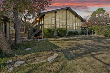 1405 E Tioga Court