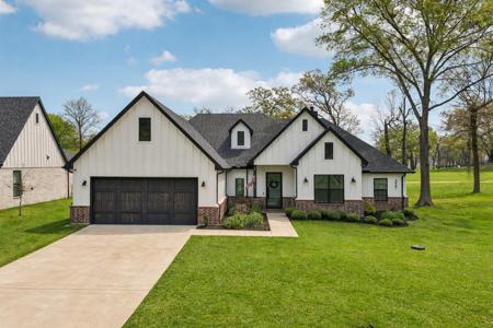 327 Saint Andrews Drive