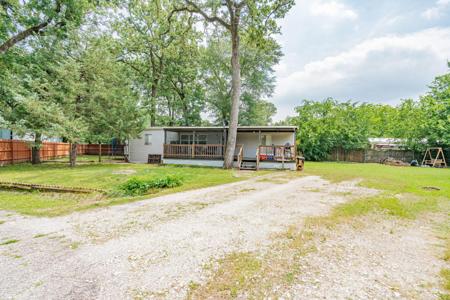 9956 Greentree Lane