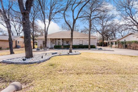 6305 Navaho Trail