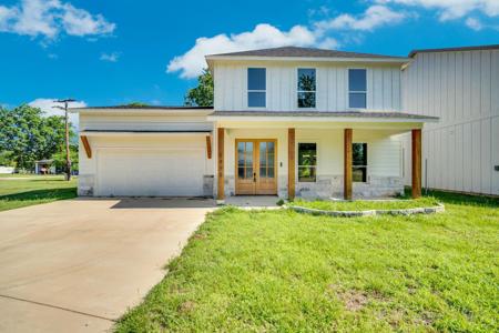 1995 Lakeview Drive