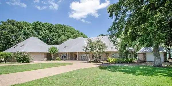 720 Grandview Drive