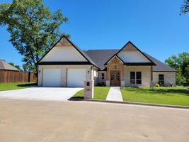 106 Lone Oak Boulevard