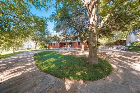 1606 Highland Road