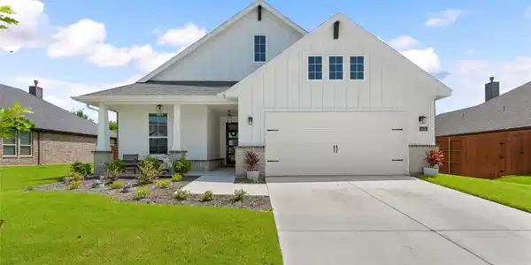 1420 Whitetail Lane