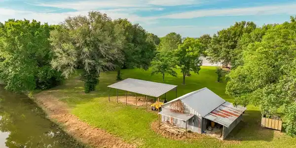 686 Private Road 5825a
