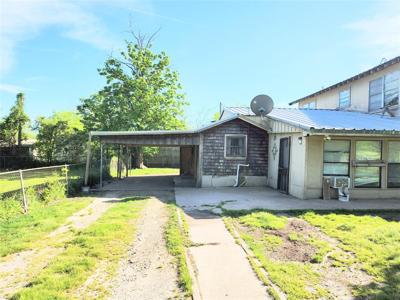 401 Vista Oaks