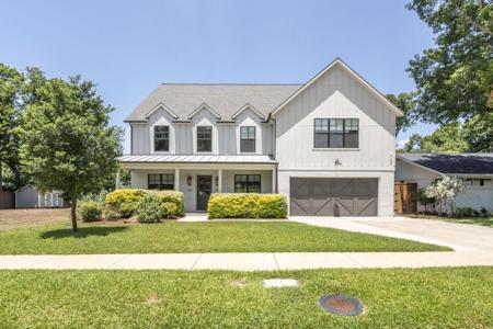 7841 Blackbird Lane