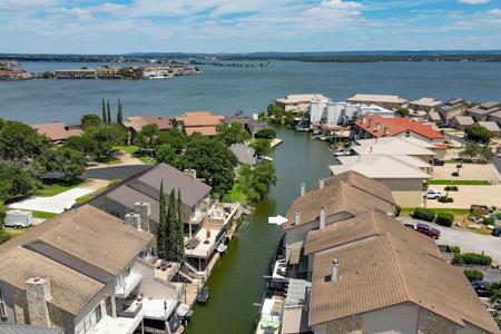 412 Horseshoe Bay Boulevard N