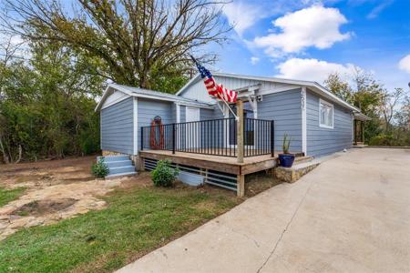 2537 Shoreline Court