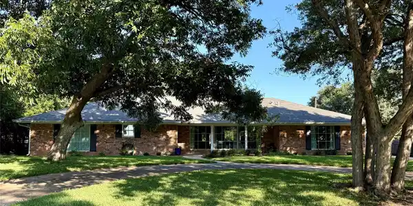 5016 Brooks Drive