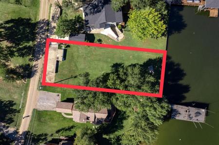 11182 Lakeside Lane