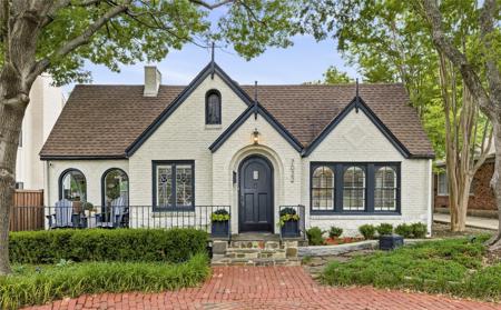 7022 Casa Loma Avenue