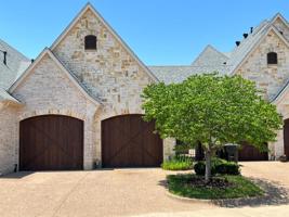 2305 Vineyard Drive