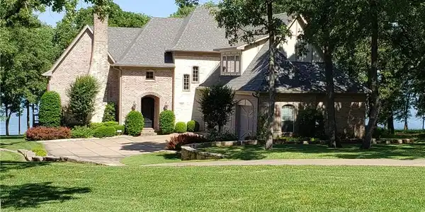 318 Lincoln Drive