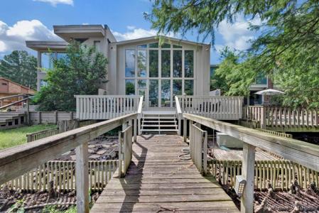 5755 Lakefront Drive