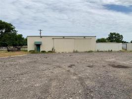 1117 N Weatherford Highway