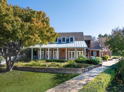 23 Lakeway Drive