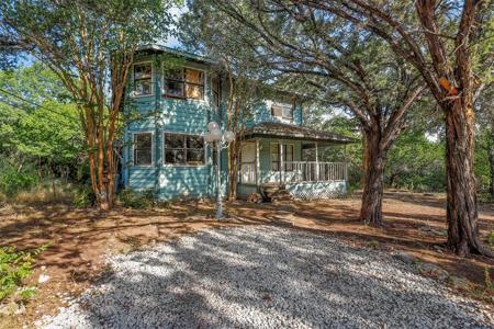 2704 Canyon Trail