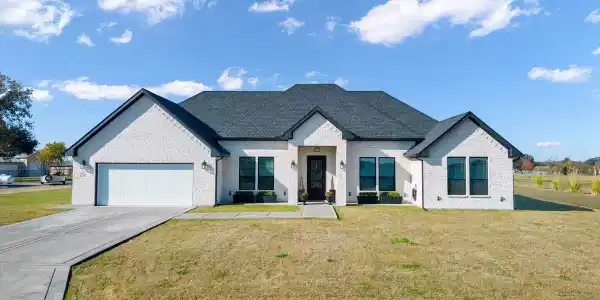 1523 Carter Drive